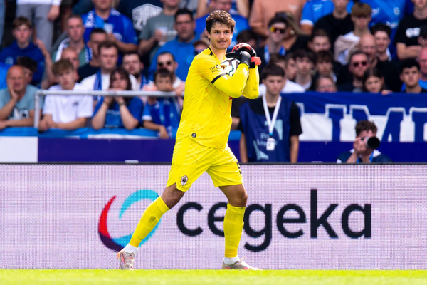 Man Utd, Galatasaray launch offers for Antwerp keeper Lammens