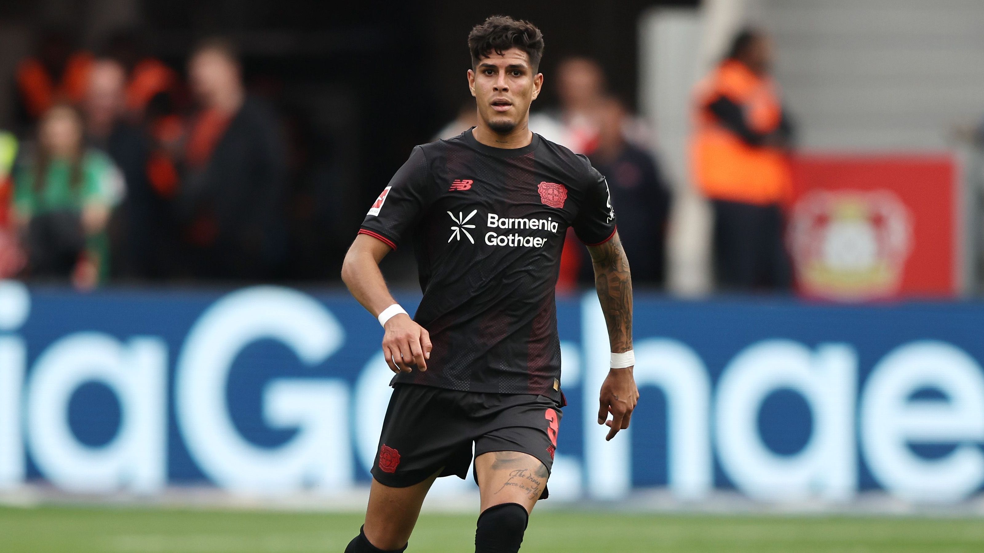 Arsenal strike agreement with Bayer Leverkusen for Piero Hincapie transfer as loan with option deal worth €52m is reached