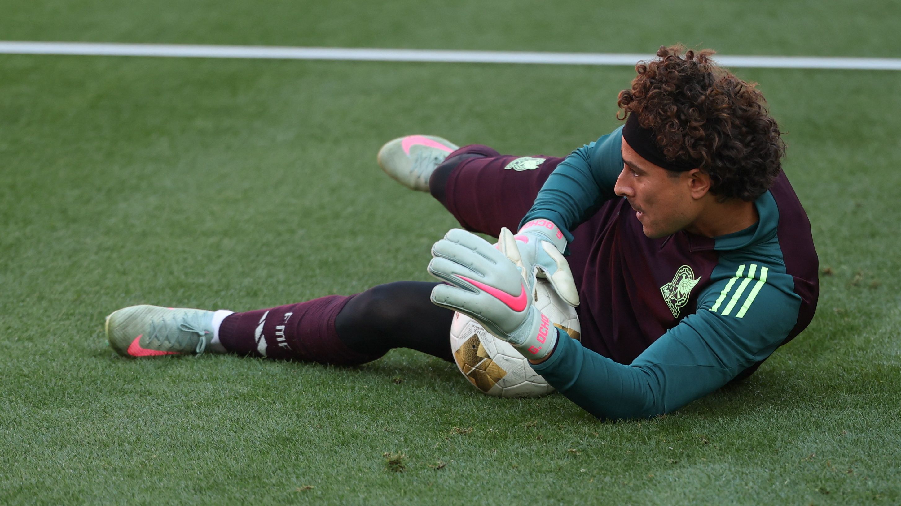 Guillermo Ochoa’s move to Spanish second-tier side Burgos collapses at the last minute