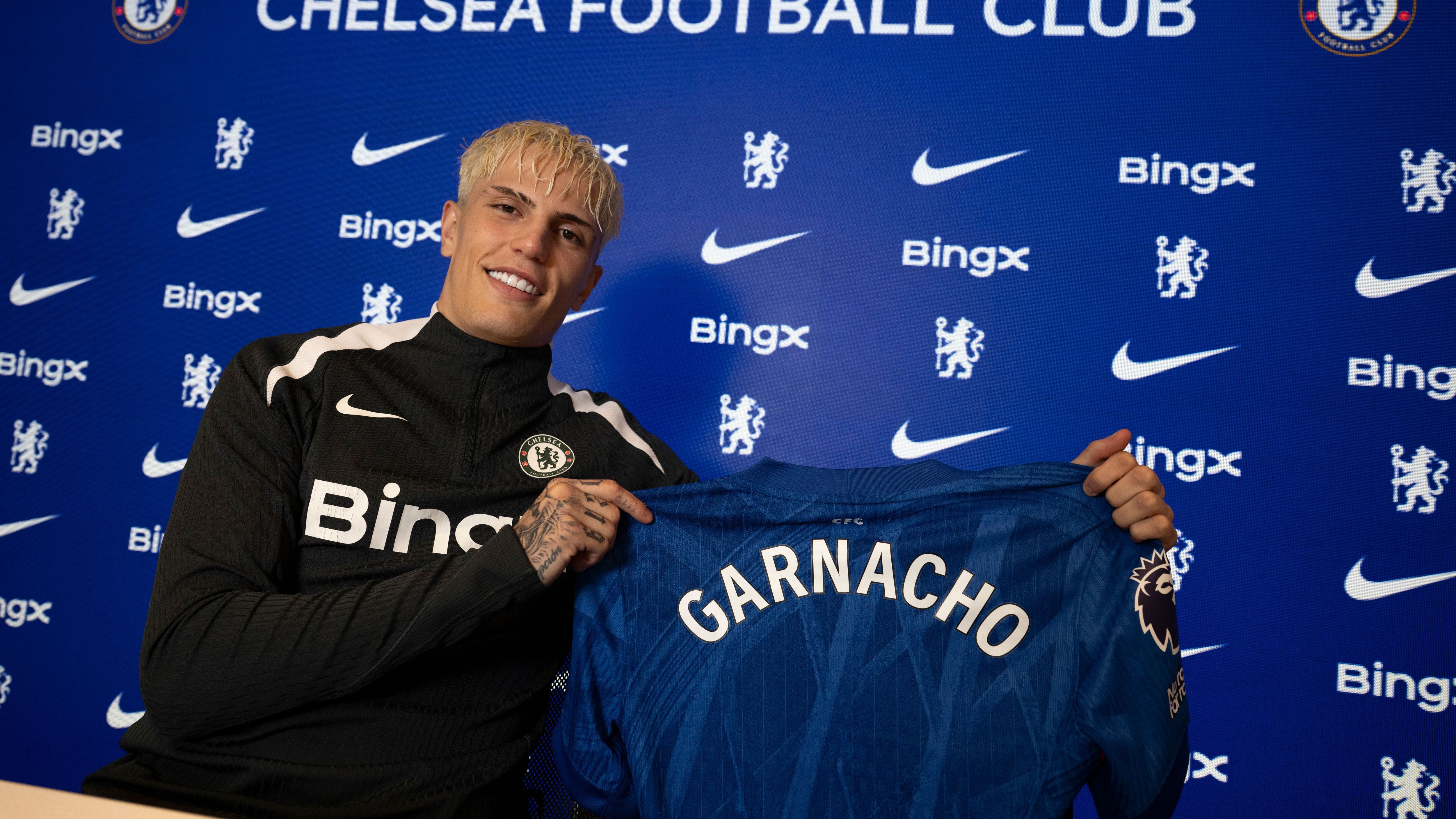 Alejandro Garnacho risks the wrath of Man Utd fans after £40m Chelsea transfer as winger claims he 'supported' the Blues because he idolised Stamford Bridge icon