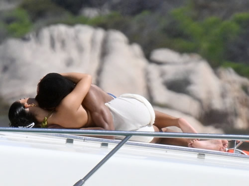 HEAVEN & BELL Jude Bellingham and bikini-clad girlfriend Ashlyn Castro can’t keep hands off each other as they kiss on superyacht