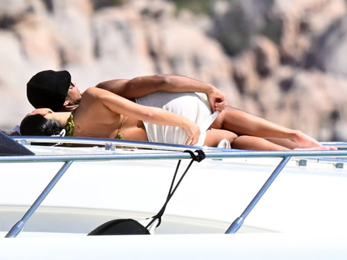 HEAVEN & BELL Jude Bellingham and bikini-clad girlfriend Ashlyn Castro can’t keep hands off each other as they kiss on superyacht