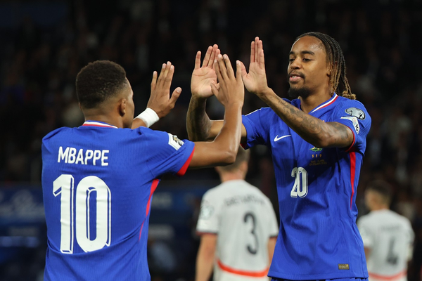 France edge Iceland after early scare and red card drama
