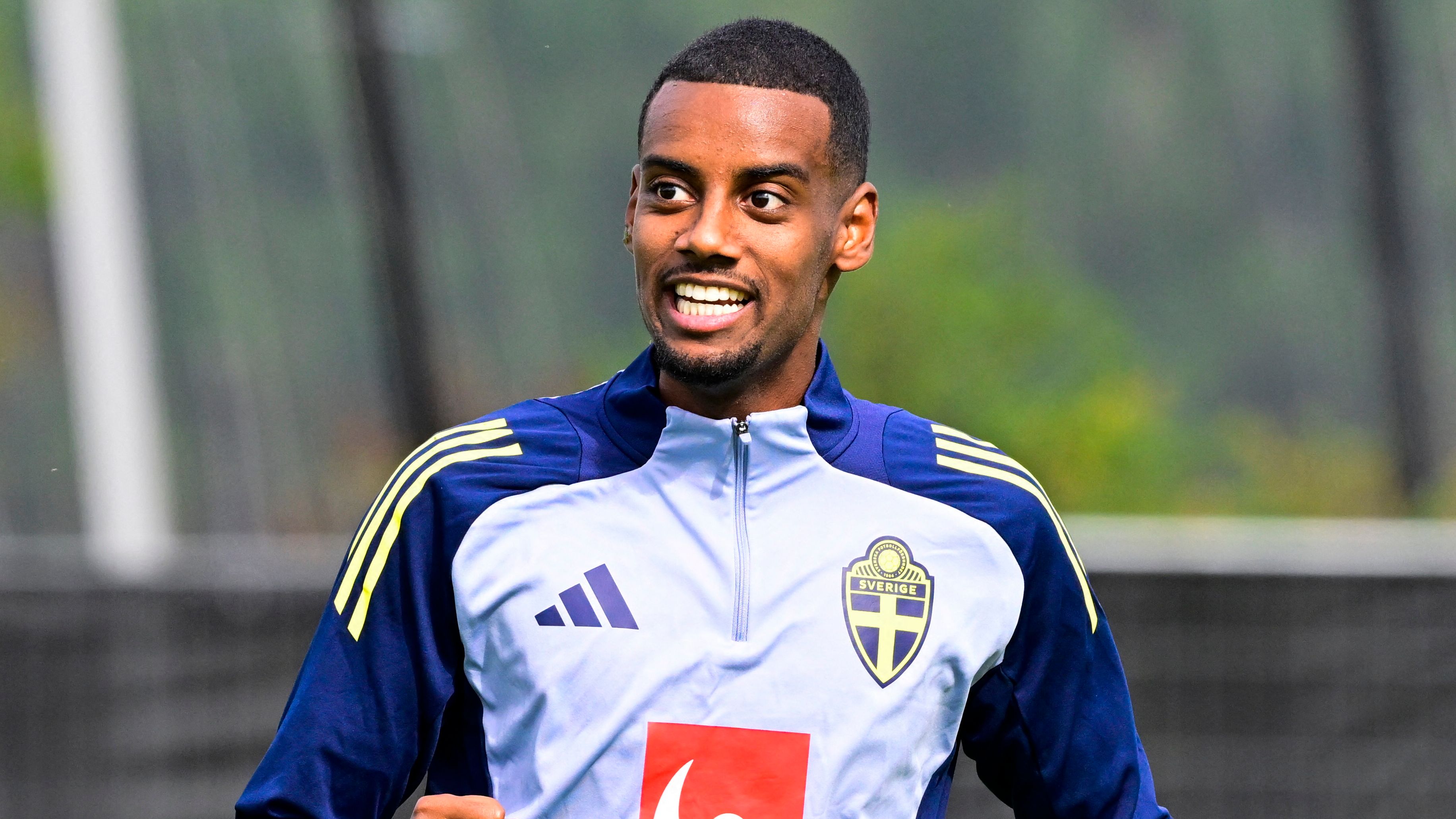 Liverpool troll Newcastle again! Reds post video of Alexander Isak meeting Virgil van Dijk for first time to tune of Sam Fender song