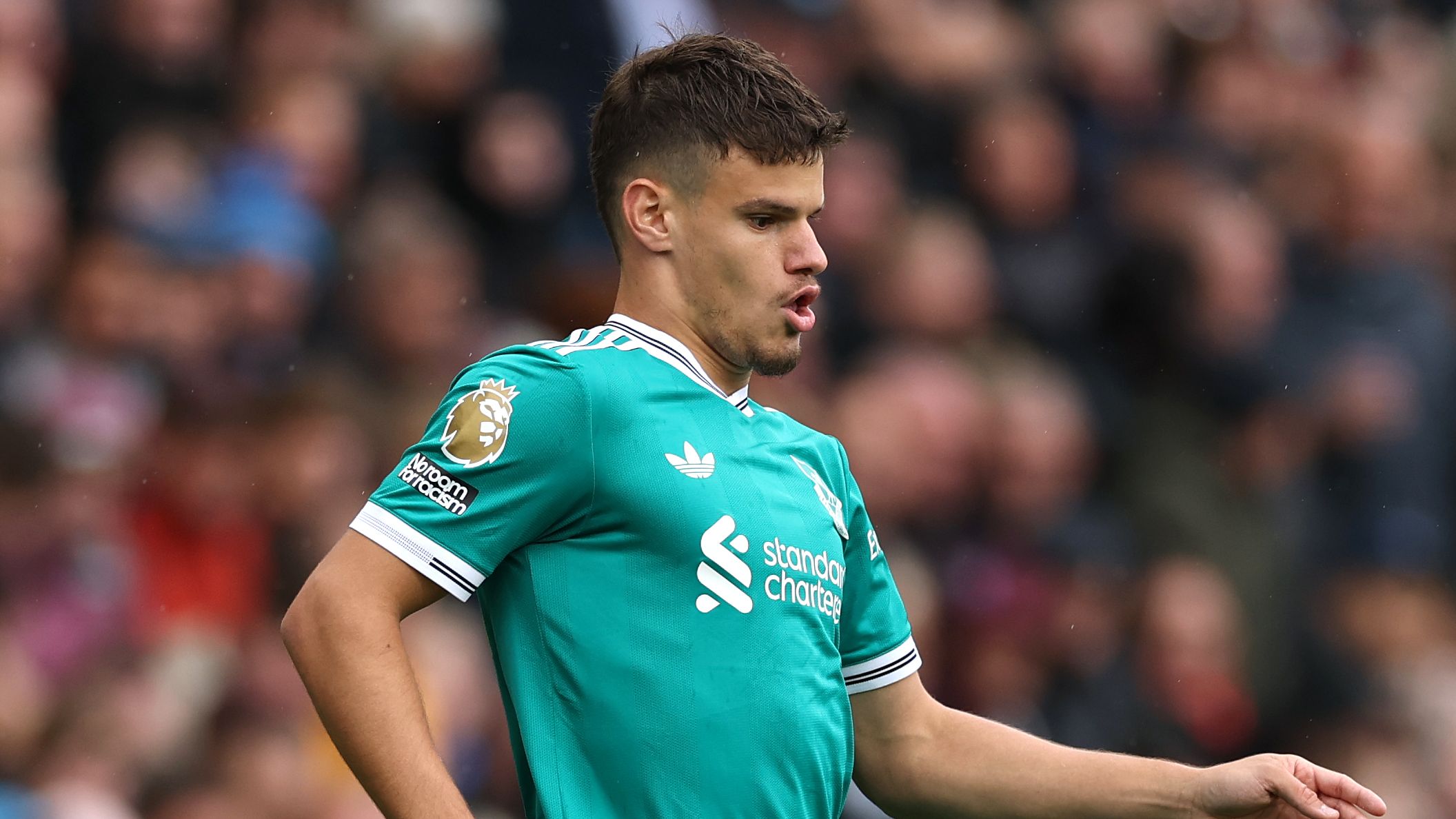 'It's a massive jump'- Andy Robertson leaps to Milos Kerkez's defence after Arne Slot brutally subs new signing off in first half against Burnley