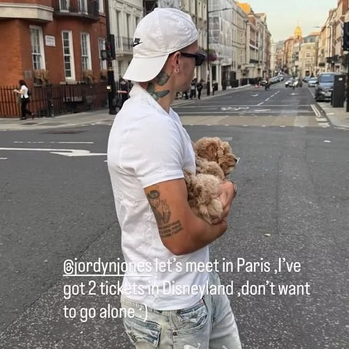 Banned star Mykhailo Mudryk 'shoots his shot' with stunning actress – but there's a catch