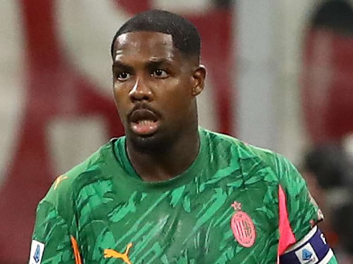 Transfer news & rumours LIVE: Chelsea set to reignite Mike Maignan pursuit after Robert Sanchez's horror show vs Man Utd