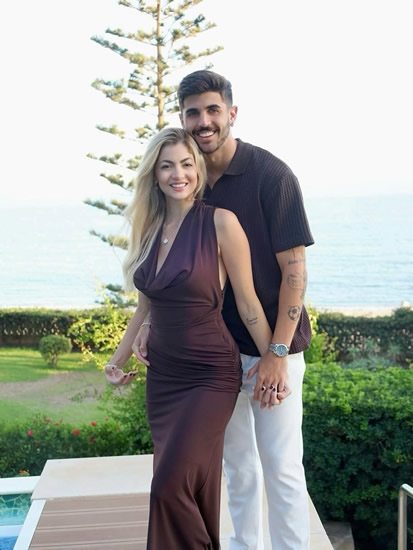 GUYS AND GALAS PSG Wags steal show as Ballon d’Or winner Ousmane Dembele and team-mates arrive at glitzy gala