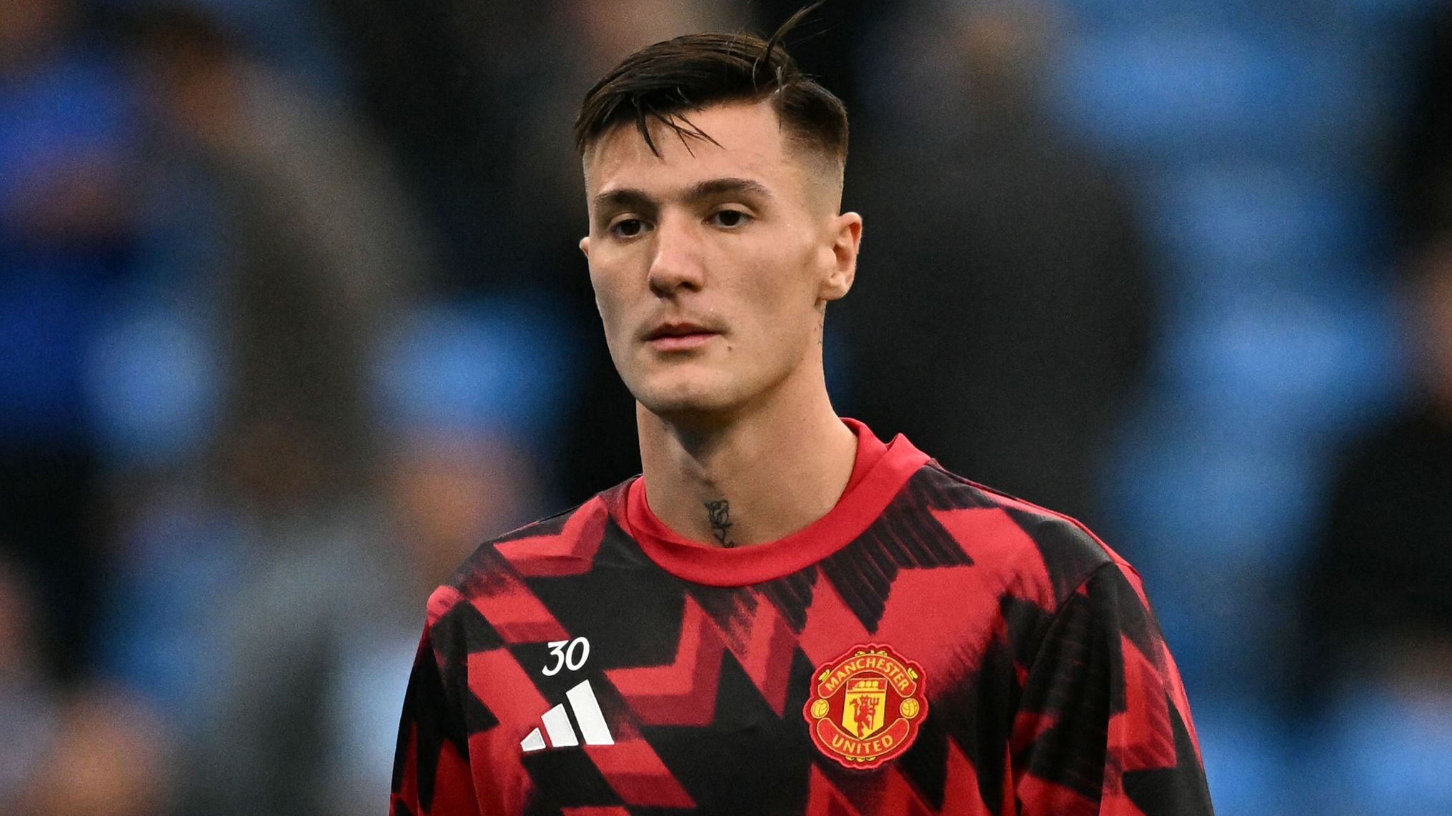 Benjamin Sesko channels Man Utd legend with acrobatic training snap as £73.6 million signing searches for first goal