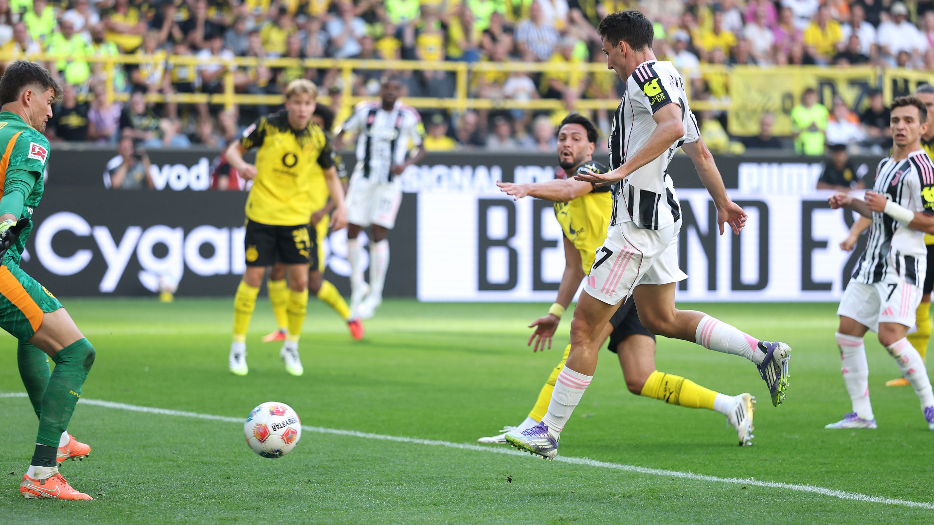 'He can play for Real Madrid, Man City or Liverpool' - Juventus coach Igor Tudor hails 'top-notch' full-back who can also play in midfield