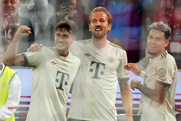 Bayern crush Bremen as Kane makes history in record win