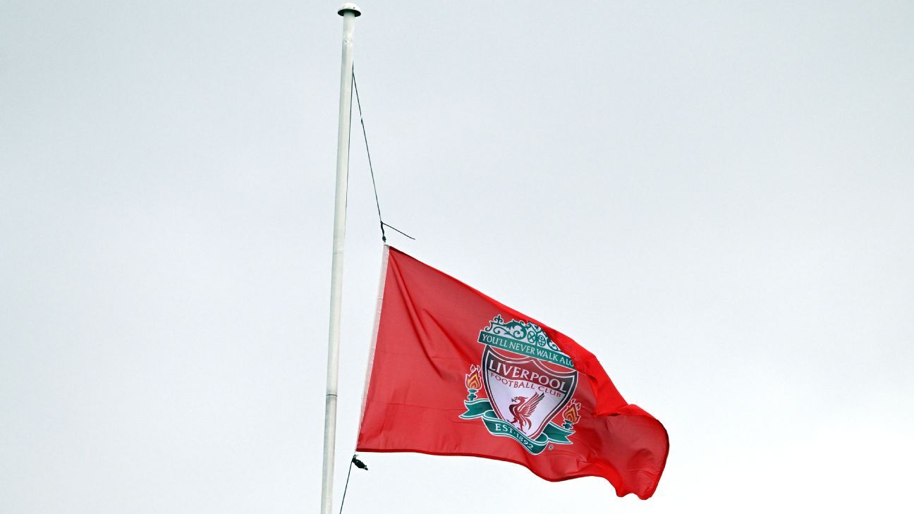 Liverpool pay tribute to Matt Beard on return to WSL action