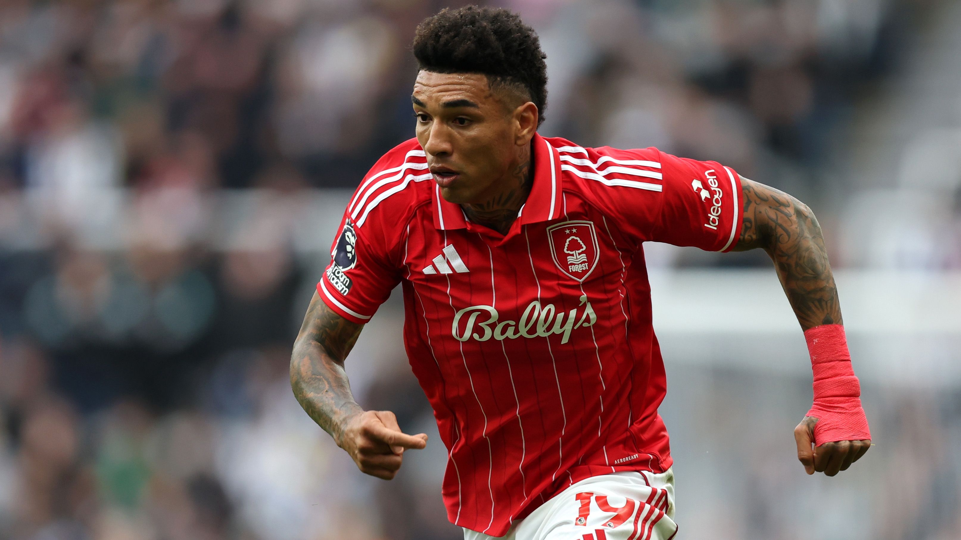 Mid-flight mayhem for Bruno Guimaraes and Joelinton as broken plane window significantly delays Newcastle duo's arrival at Brazil national team camp