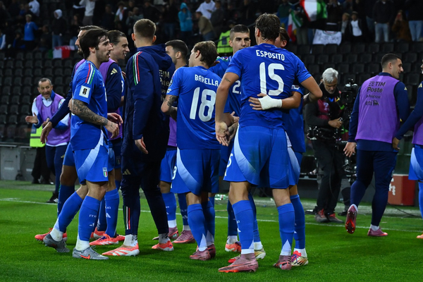 Italy clinch routine win over Israel to close gap on table-toppers Norway