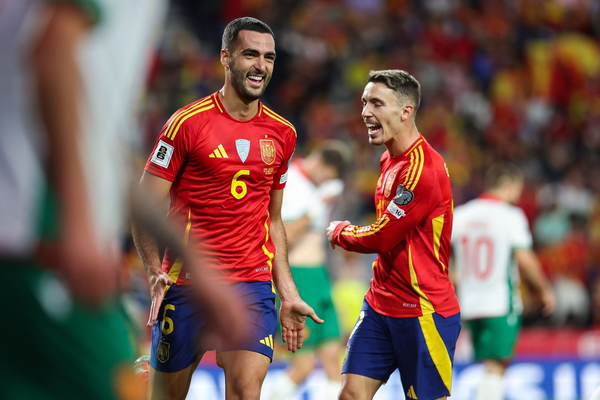 Spain stay on course for World Cup with demolition job against Bulgaria