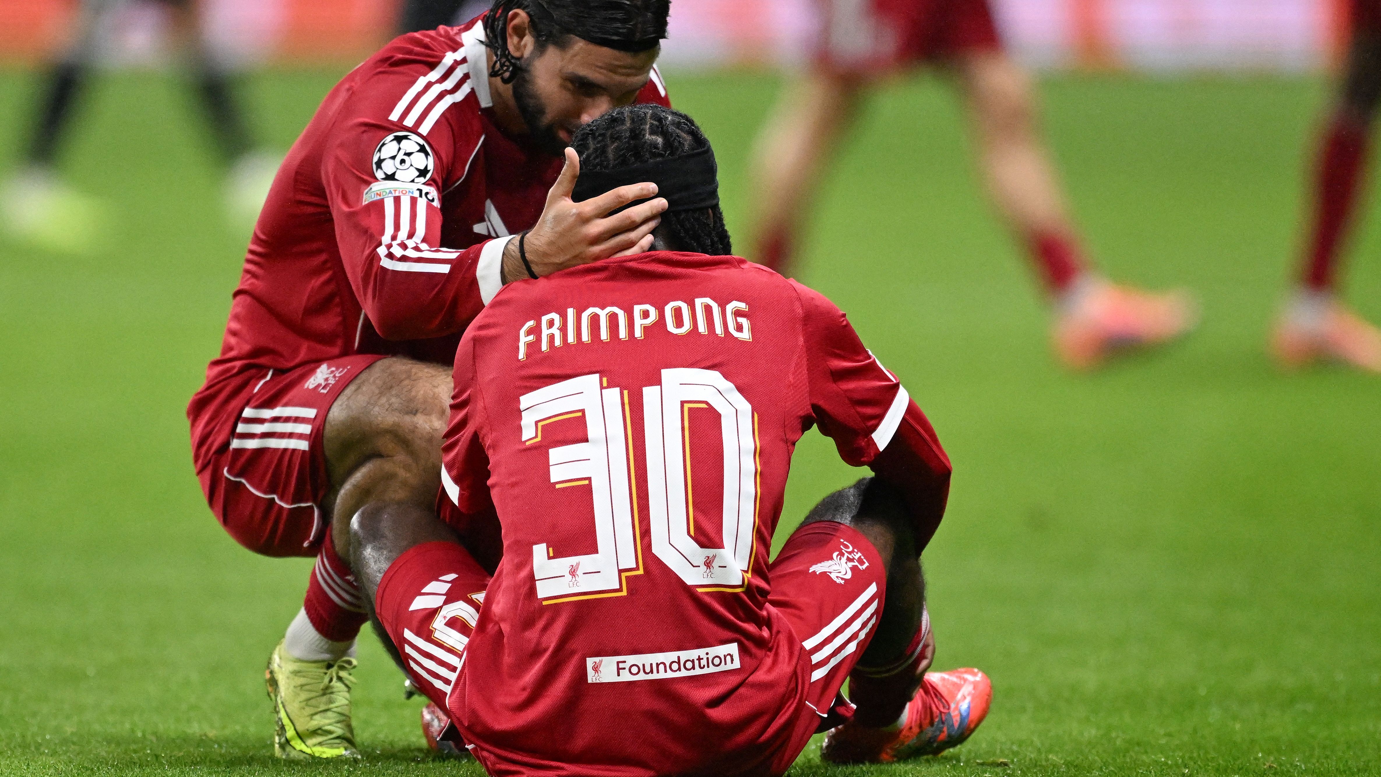 More problems for Liverpool! Arne Slot explains half-time Alexander Isak substitution & provides Jeremie Frimpong injury update after pressure-easing Champions League victory at Frankfurt