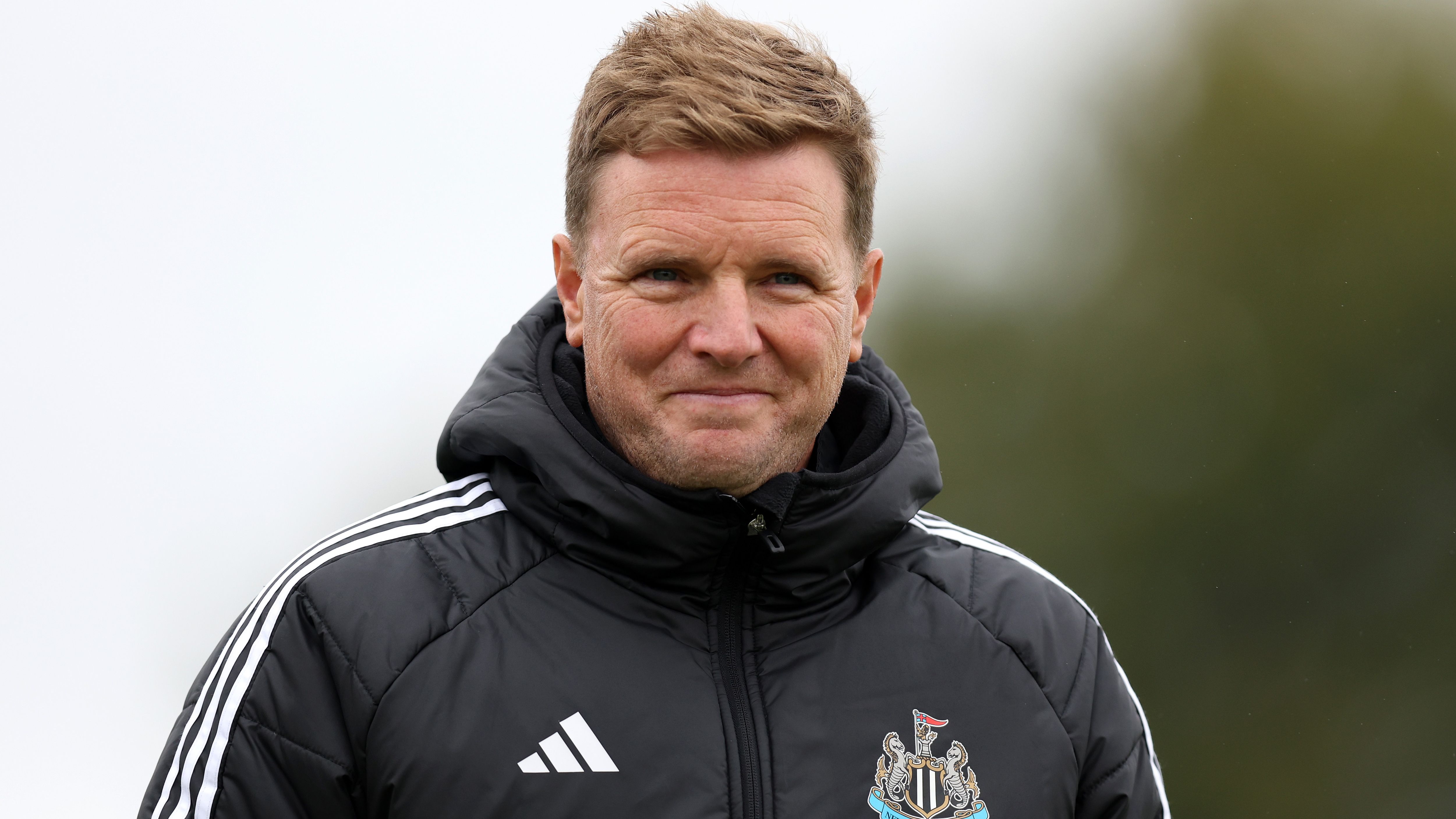 'The set-up here is very good' - Newcastle boss Eddie Howe responds to Arne Slot's 'smaller club' jibe after Alexander Isak's Liverpool switch