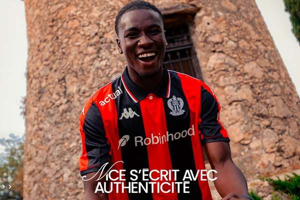 Everton open talks with Nice for Oppong