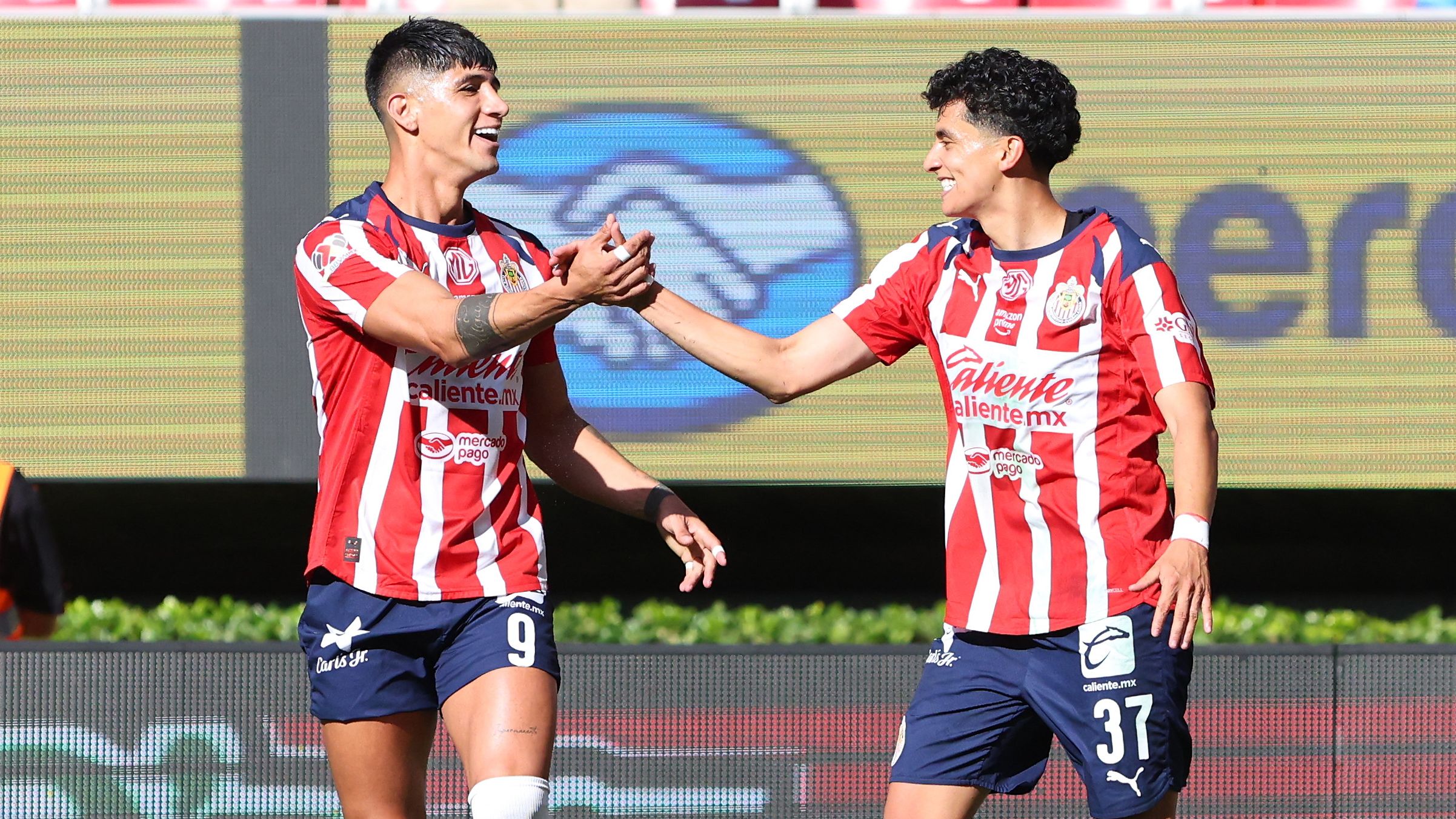 Alan Pulido reportedly set to be Chivas’ first departure ahead of next tournament