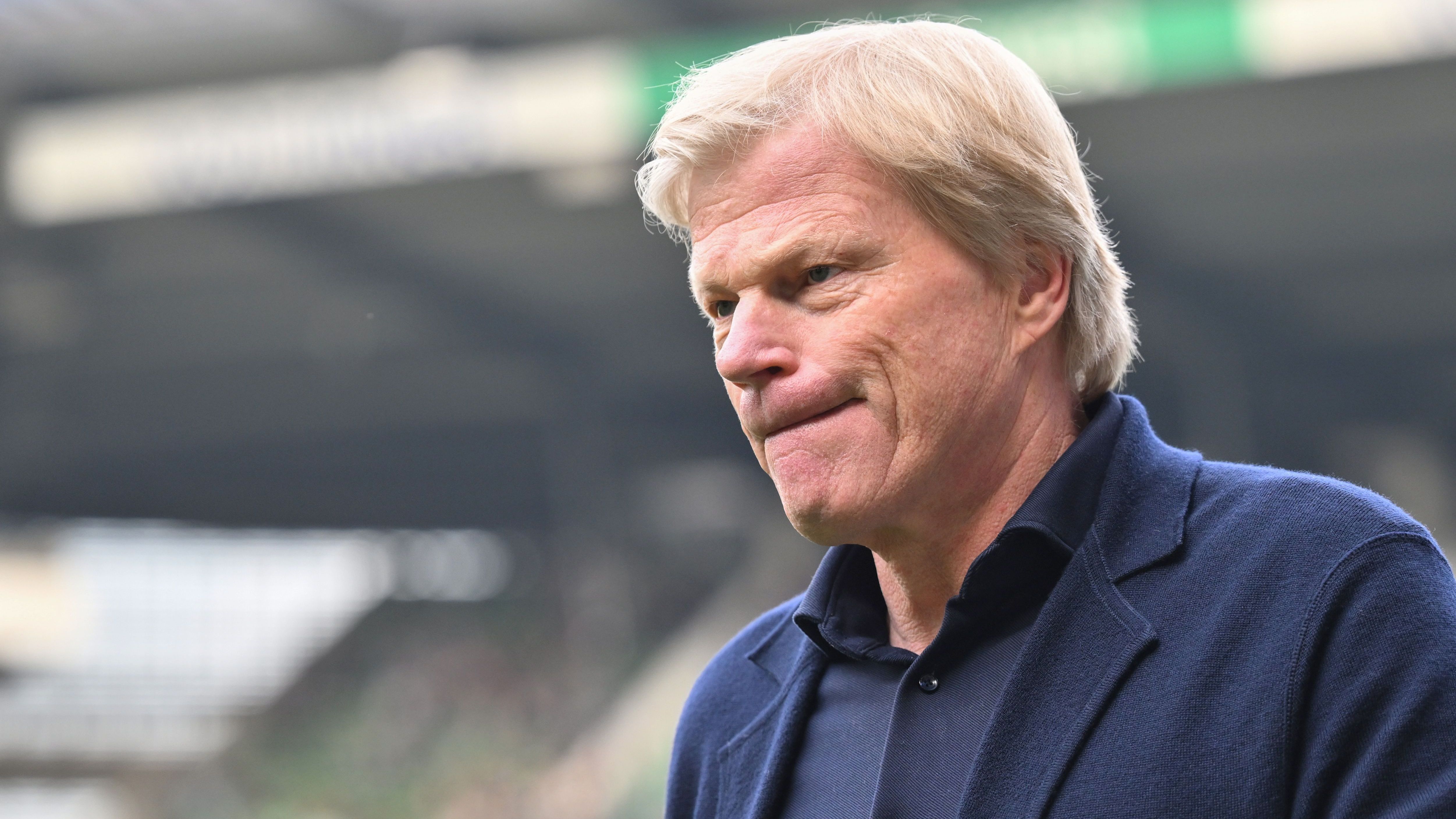 Vincent Kompany told he should have dropped Manuel Neuer as goalkeeper's blunder costs Bayern Munich in first slip of the season