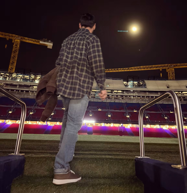 Messi SHOCKS Barcelona (& Laporta) with Nou Camp visit