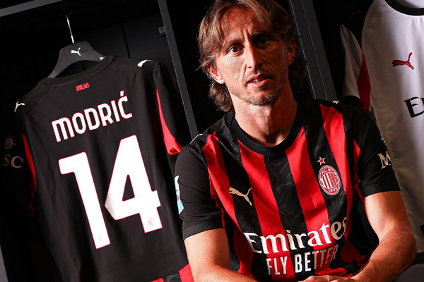 AC Milan chiefs push Modric to open new contract talks