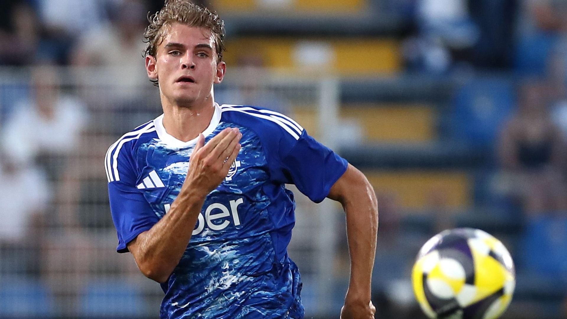 Nico Paz is a magician! Como must not 'cage' star player who can pull a goal 'out of his hat', says coach Cesc Fabregas