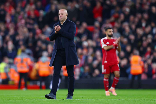 Redknapp: Liverpool must keep Arne Slot despite poor form