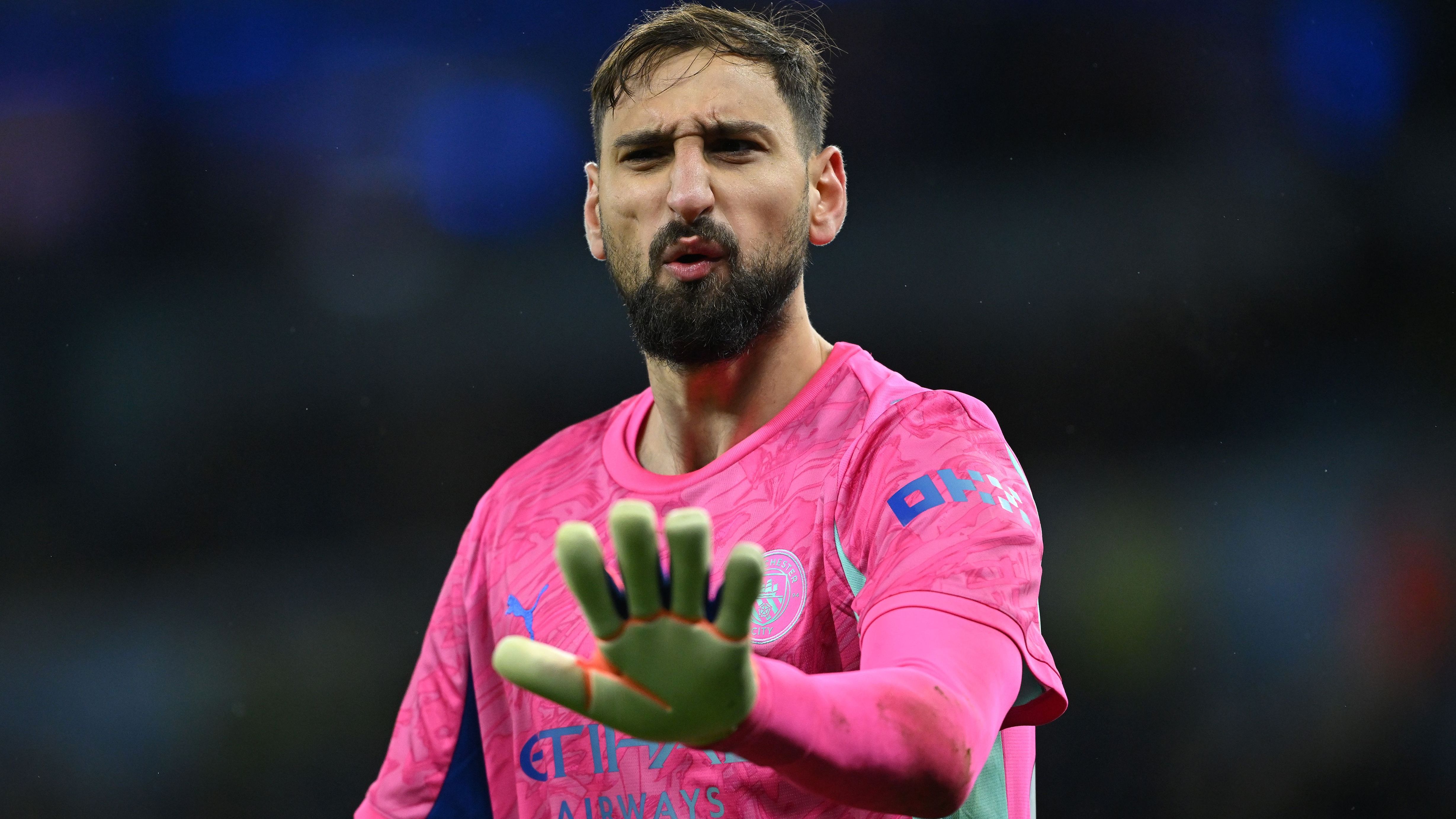 Premier League consider law change to stop goalkeeper 'timeouts'