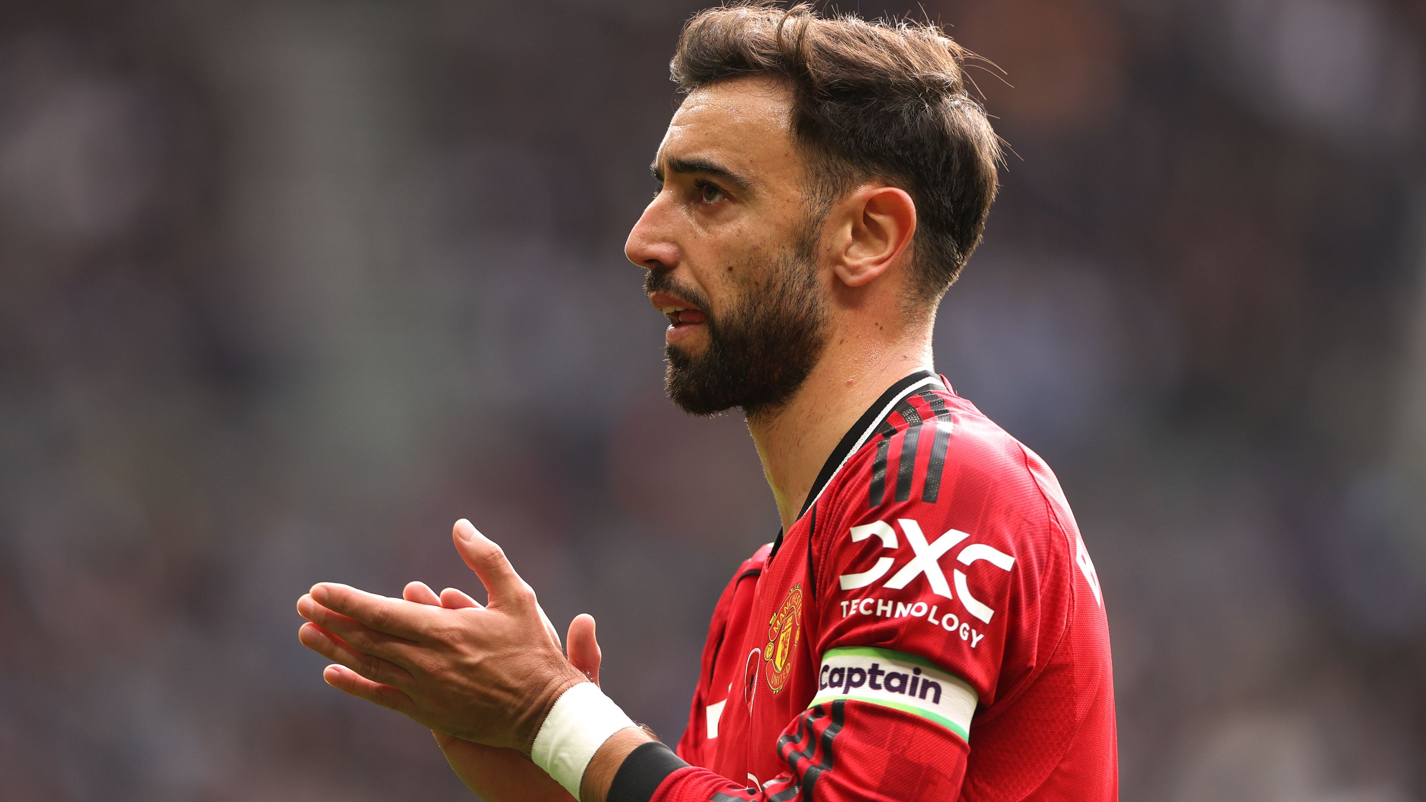 'Barcelona fans would love him!' - Bruno Fernandes backed for shock La Liga transfer amid positional restrictions at Man Utd