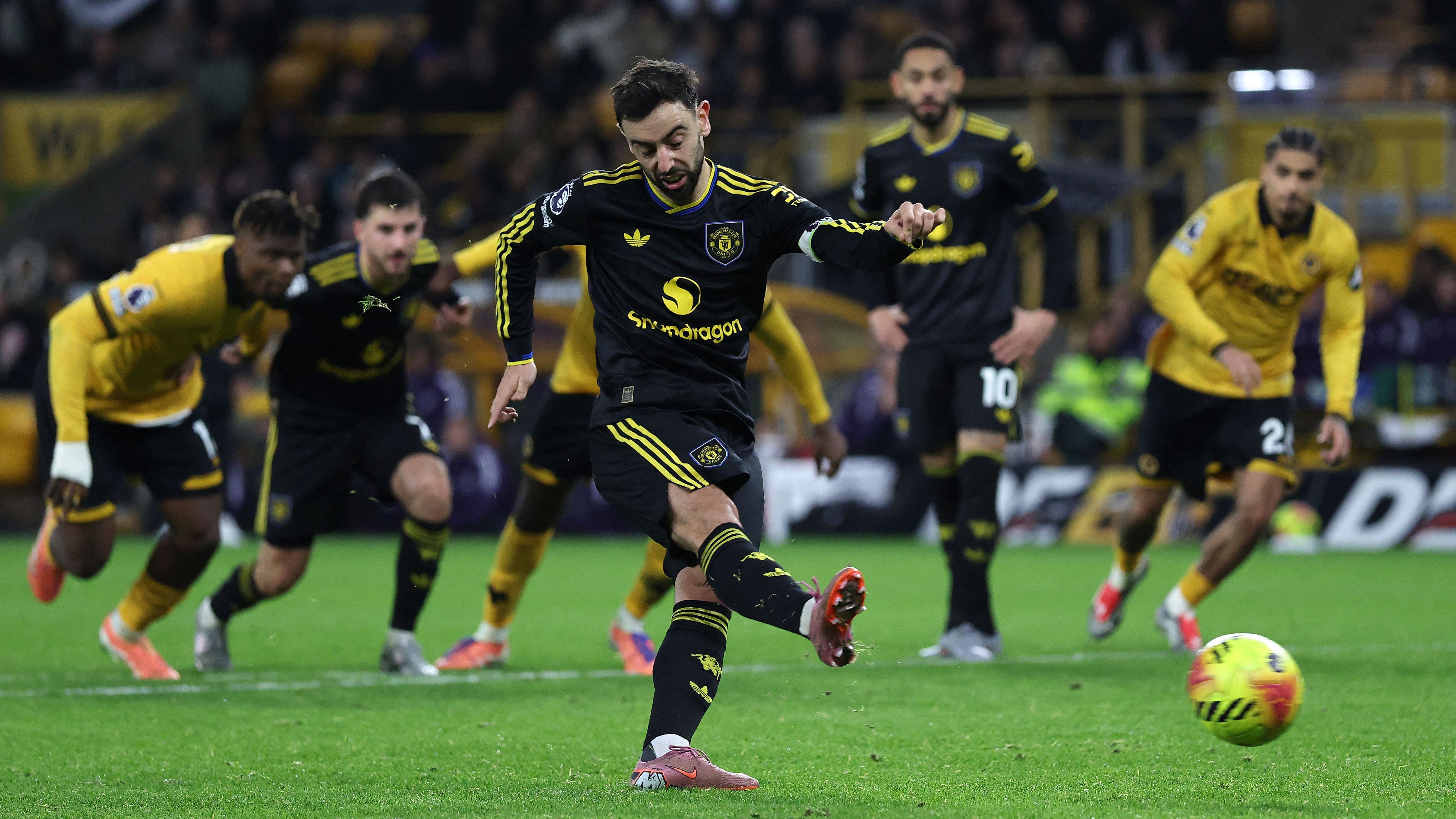 Man Utd player ratings vs Wolves: Brilliant Bruno Fernandes leads Red Devils to big win as Mason Mount and Diogo Dalot also impress