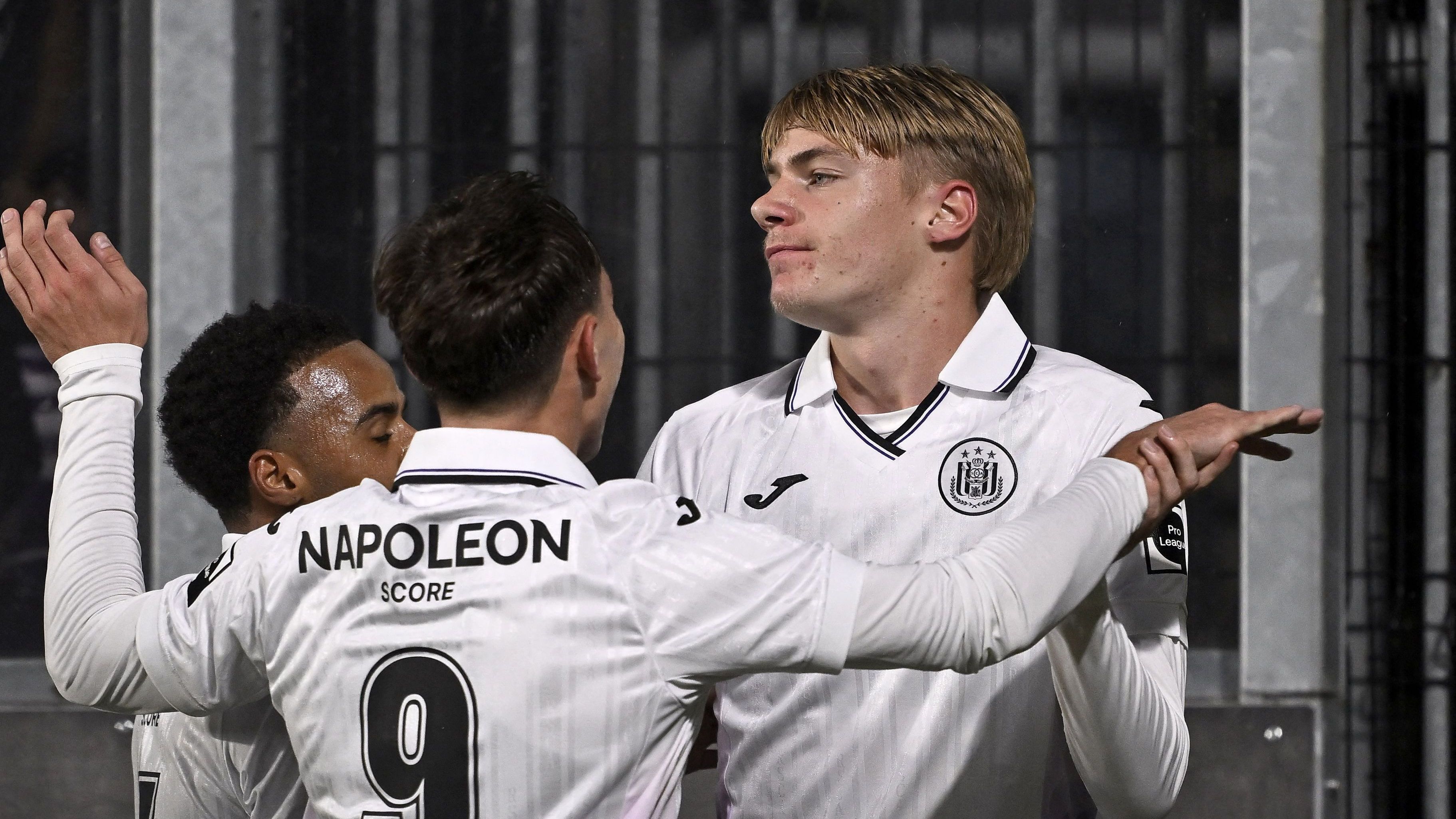 Wonderkid Nathan De Cat reveals stance on January Anderlecht exit amid Tottenham and Aston Villa interest