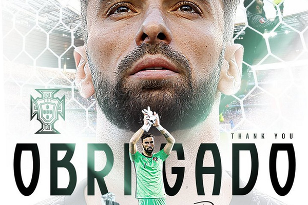 Ex-Wolves, Roma keeper Rui Patricio hangs up gloves