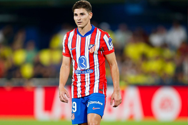 Atletico Madrid ace Julian Alvarez breaks silence on Barcelona transfer links