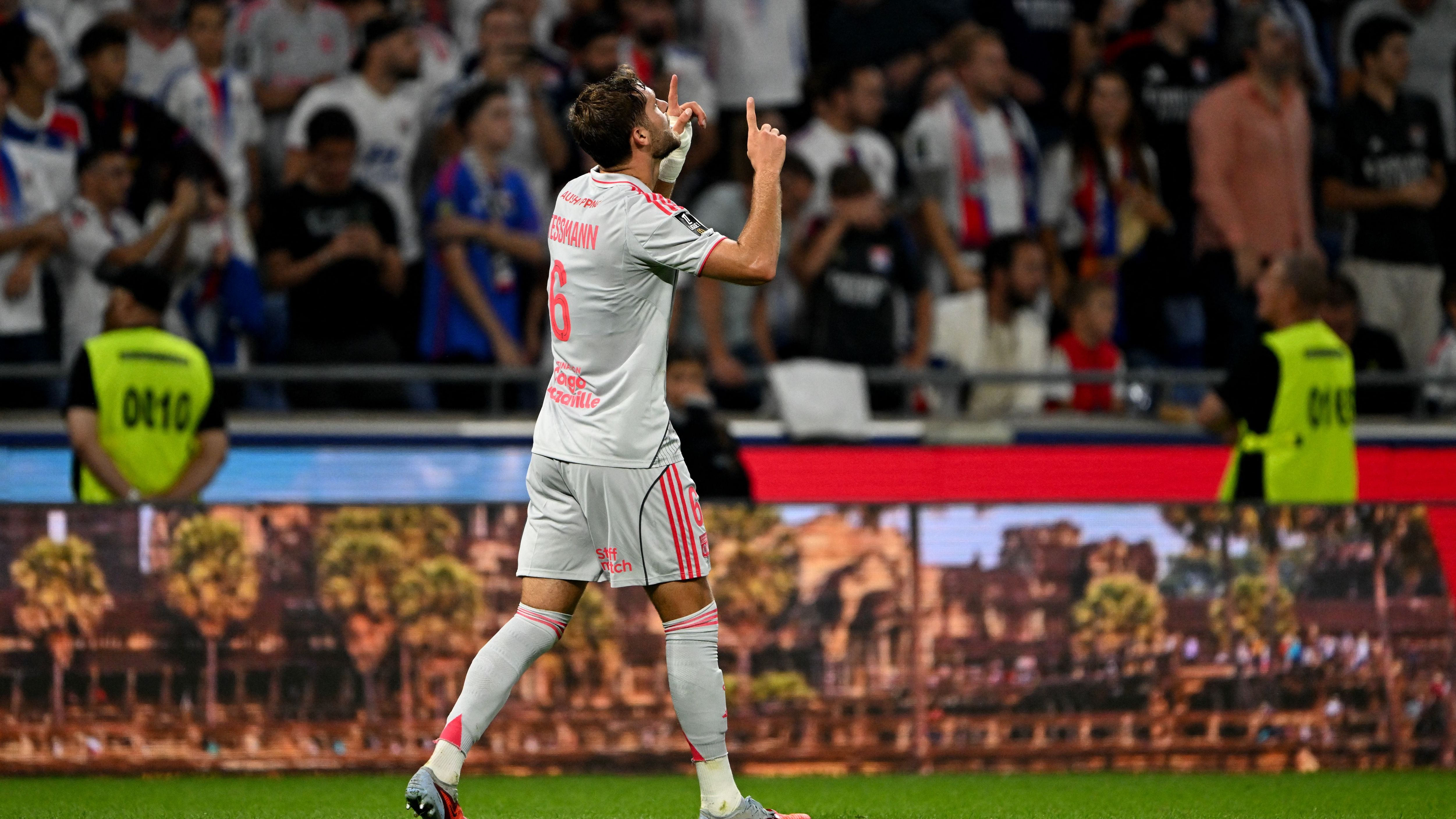 USMNT Transfers: Is Bournemouth's Tyler Adams headed to Manchester United - and why have Christian Pulisic’s AC Milan contract talks stalled?