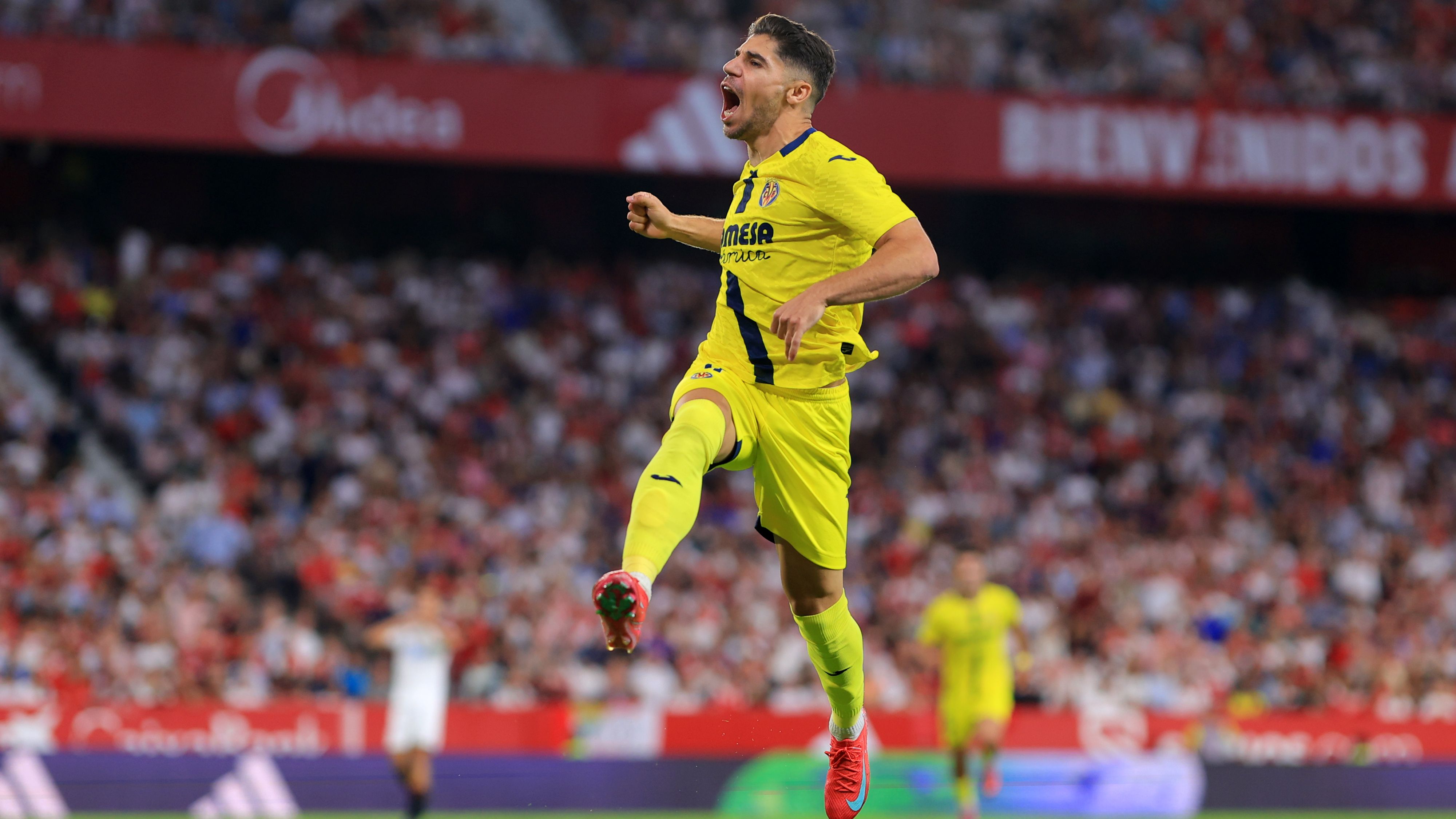 Tottenham boss Thomas Frank faces January dilemma over unwanted loan ace