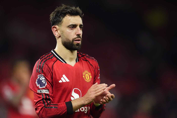 Bruno Fernandes returns as Man Utd begin new era under interim boss Darren Fletcher