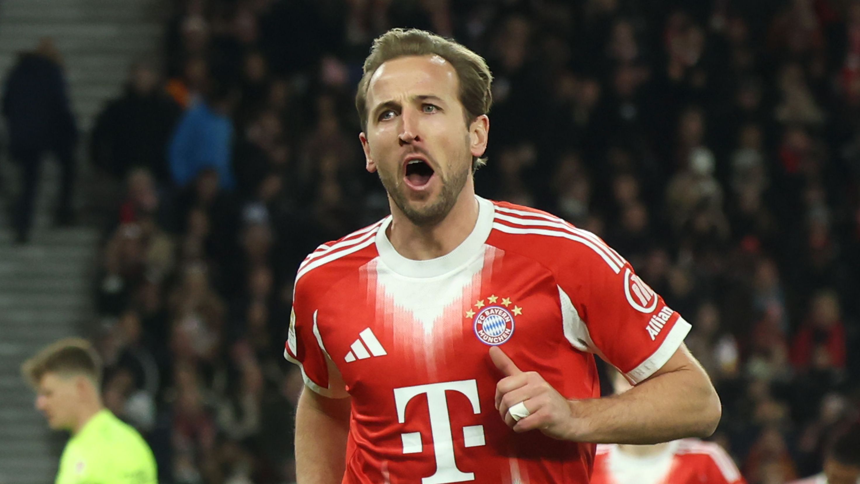 Bayern Munich CEO issues update on Harry Kane's contract situation & talks up his 'incredible importance'