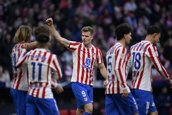 Atletico Madrid ease past Alaves to draw level with third-placed Villarreal