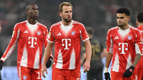 Augsburg brutally troll Harry Kane and Bayern Munich with 'not showing up' meme after handing Bavarians first Bundesliga loss