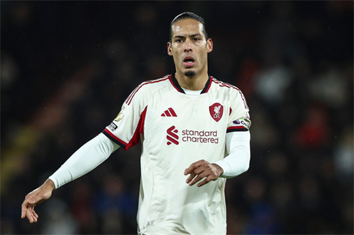 Liverpool captain Van Dijk blames the wind for Bournemouth opener