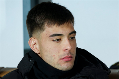 Chelsea recall Aaron Anselmino from Borussia Dortmund loan