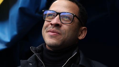 Chelsea beat Man Utd & Liverpool to defender as Liam Rosenior makes first signing since replacing Enzo Maresca