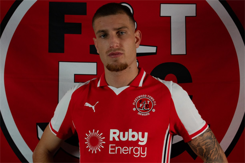 DONE DEAL: Bennett cuts ties with Man Utd to join Fleetwood