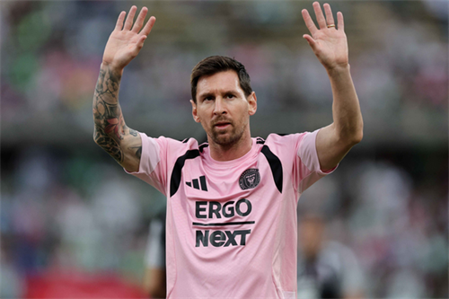 Ronaldo and Messi to play together? Earnshaw believes only Beckham can make it happen