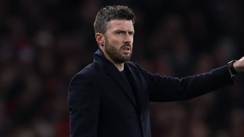 Sign Jude Bellingham! Man Utd urged by club legend to become a 'proper team' again by swooping for Real Madrid superstar who 'takes responsibility like Bruno Fernandes'