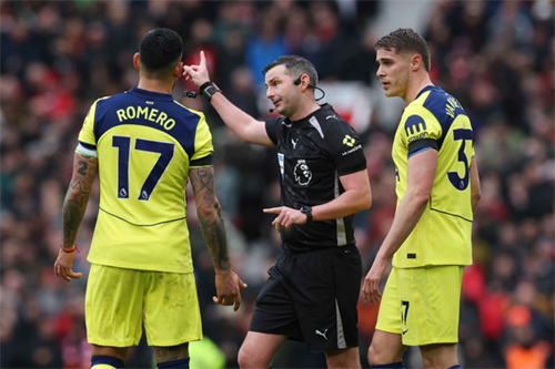 Mauricio Pochettino says Tottenham are too big to not challenge for the Champions League