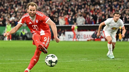 Harry Kane chases down another trophy with crucial penalty as Bayern Munich reach DFB-Pokal semi-finals with hard-earned win against RB Leipzig