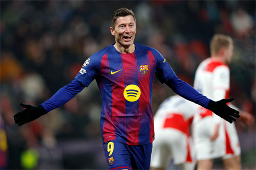 Five offers on table for Barcelona veteran Lewandowski