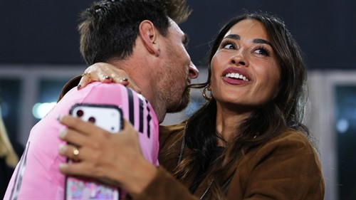 Antonela Roccuzzo shows off giant Valentine's Day gift from Lionel Messi